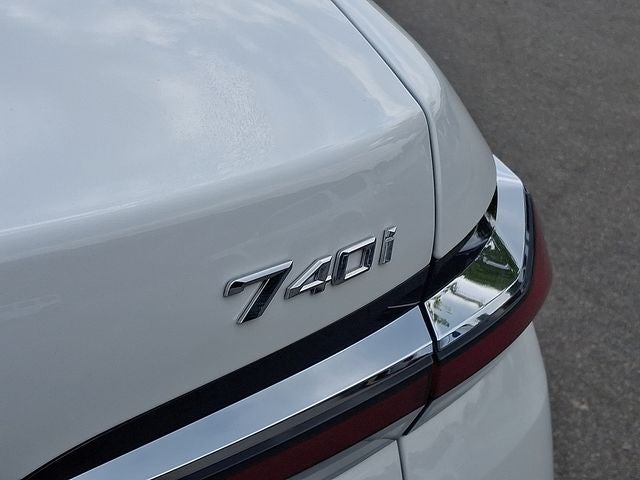 2025 BMW 7 Series 740i xDrive