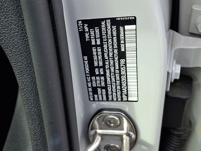 2025 Porsche Macan Base