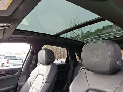 2022 Porsche Cayenne E-Hybrid Base