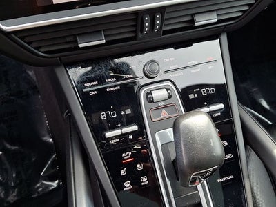 2022 Porsche Cayenne E-Hybrid Base