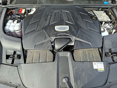 2022 Porsche Cayenne E-Hybrid Base