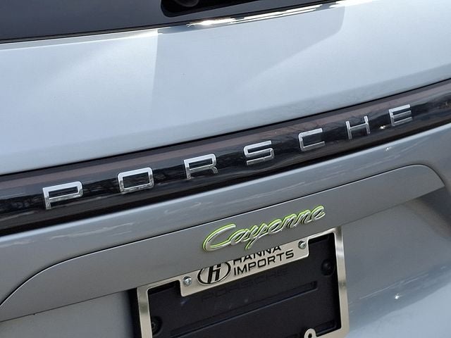 2022 Porsche Cayenne E-Hybrid Base