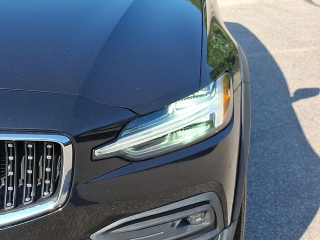 2021 Volvo V60 Cross Country T5