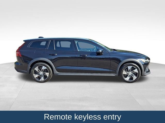 2021 Volvo V60 Cross Country T5