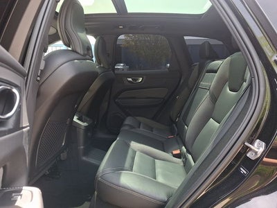 2022 Volvo XC60 Recharge Plug-In Hybrid T8 R-Design