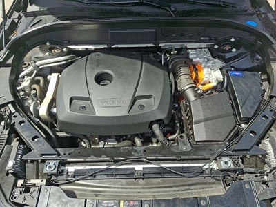 2022 Volvo XC60 Recharge Plug-In Hybrid T8 R-Design