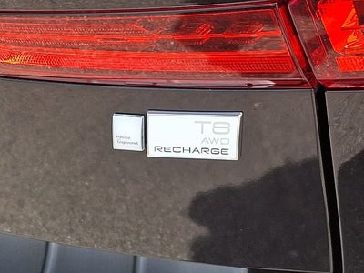 2022 Volvo XC60 Recharge Plug-In Hybrid T8 R-Design