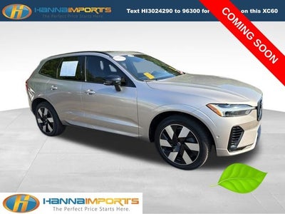 2023 Volvo XC60 Recharge Plug-In Hybrid T8 Plus Dark Theme
