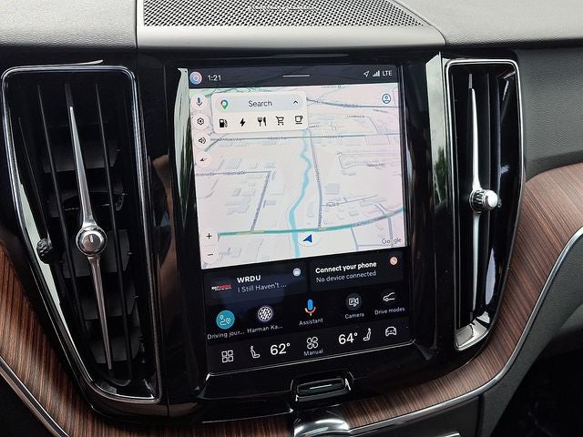 2023 Volvo XC60 Recharge Plug-In Hybrid T8 Plus Dark Theme