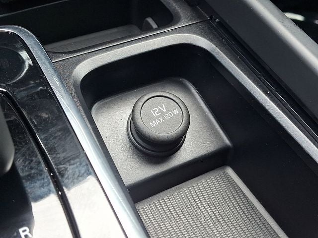 2023 Volvo XC60 Recharge Plug-In Hybrid T8 Plus Dark Theme