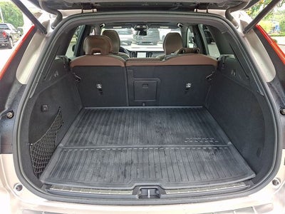 2023 Volvo XC60 Recharge Plug-In Hybrid T8 Plus Dark Theme