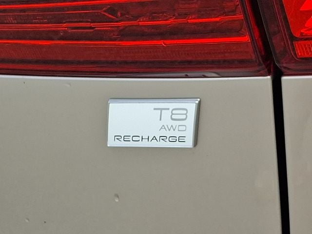 2023 Volvo XC60 Recharge Plug-In Hybrid T8 Plus Dark Theme