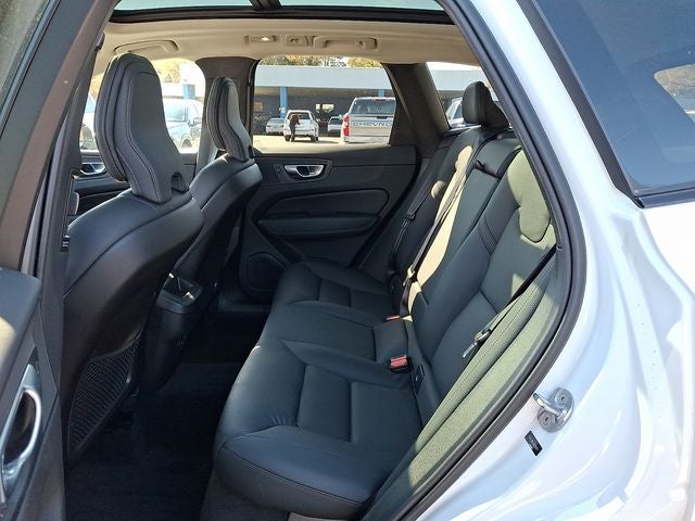 2024 Volvo XC60 B5 Plus Dark Theme