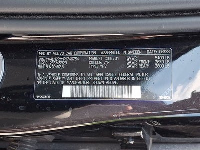 2024 Volvo XC60 B5 Ultimate Dark Theme