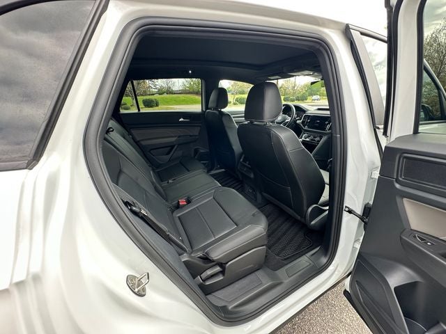 2023 Volkswagen Atlas Cross Sport 2.0T SEL R-Line