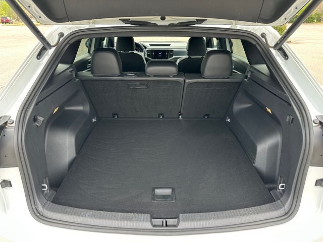 2023 Volkswagen Atlas Cross Sport 2.0T SEL R-Line