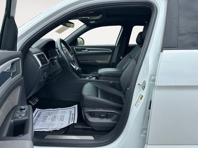 2023 Volkswagen Atlas Cross Sport 2.0T SEL R-Line