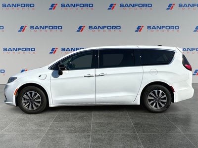 2024 Chrysler Pacifica Hybrid Select