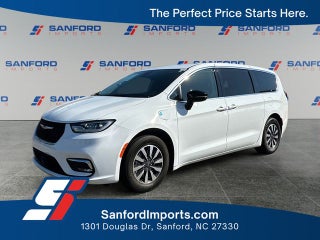2024 Chrysler Pacifica Hybrid Select