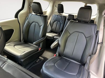 2024 Chrysler Pacifica Hybrid Select