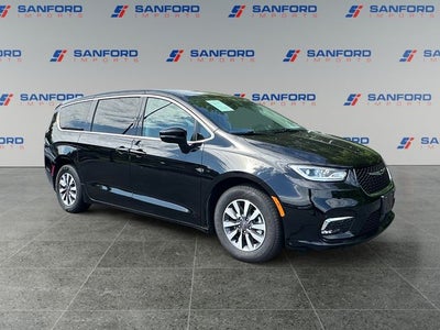 2024 Chrysler Pacifica Hybrid Select