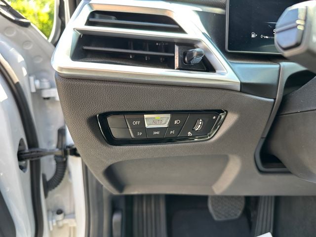 2025 BMW 3 Series 330i