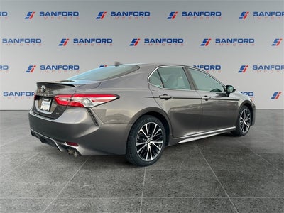 2020 Toyota Camry SE