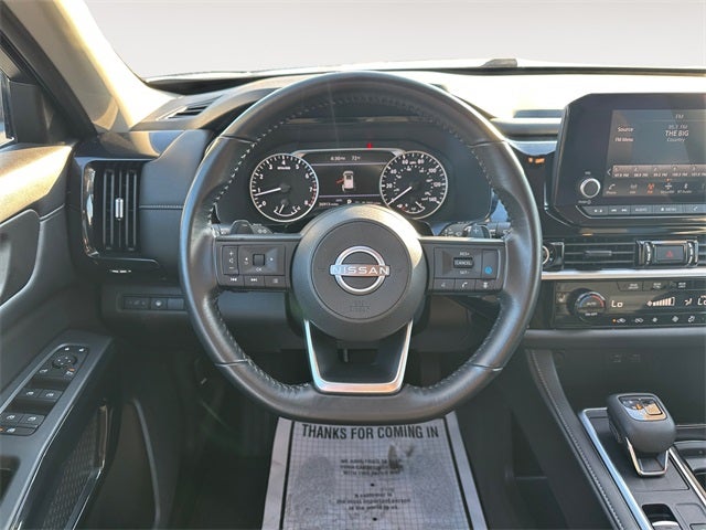 2024 Nissan Pathfinder SV