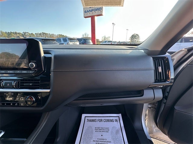 2024 Nissan Pathfinder SV