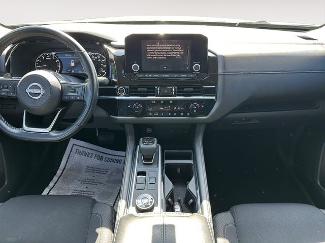 2022 Nissan Pathfinder SV