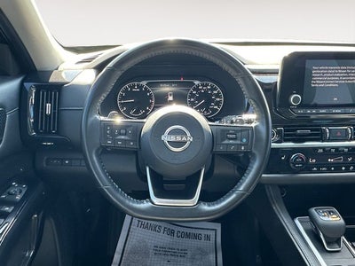 2022 Nissan Pathfinder SV