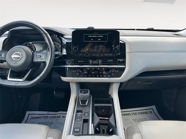 2023 Nissan Pathfinder SL