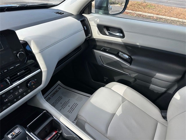 2023 Nissan Pathfinder SL