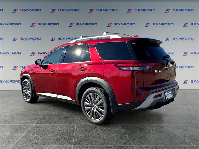 2023 Nissan Pathfinder SL