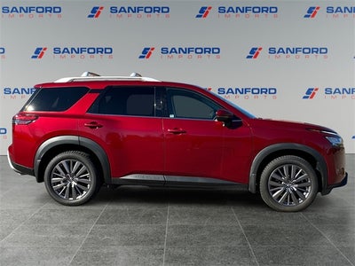 2023 Nissan Pathfinder SL