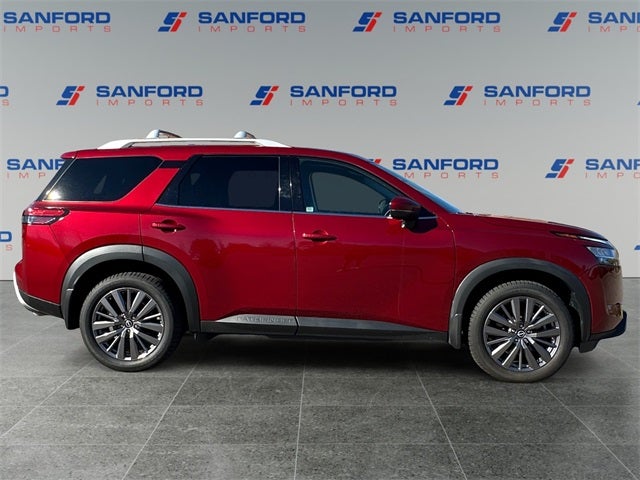 2023 Nissan Pathfinder SL