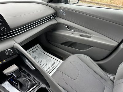 2021 Hyundai Elantra SE