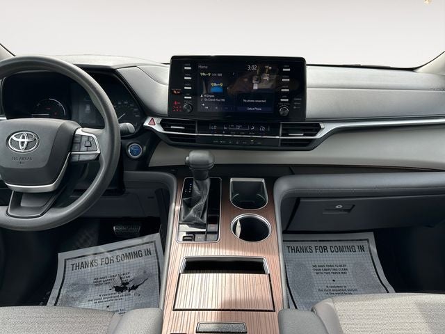 2021 Toyota Sienna LE 8 Passenger