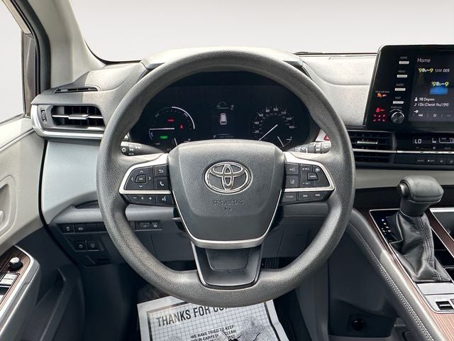 2021 Toyota Sienna LE 8 Passenger