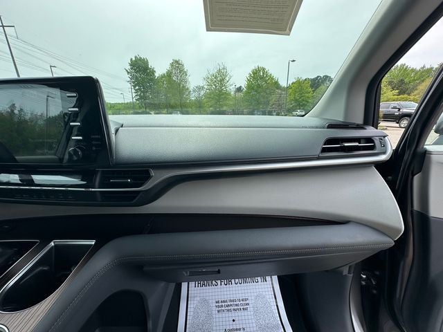 2021 Toyota Sienna LE 8 Passenger