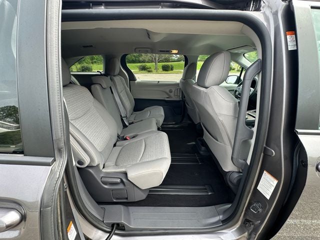 2021 Toyota Sienna LE 8 Passenger