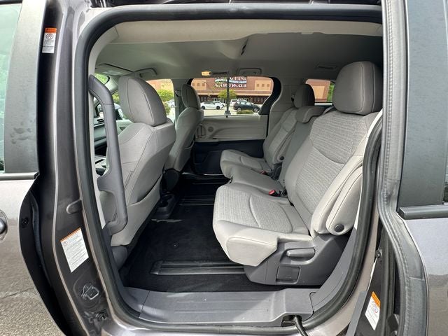 2021 Toyota Sienna LE 8 Passenger