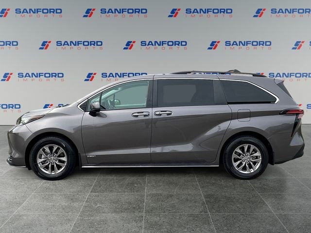 2021 Toyota Sienna LE 8 Passenger