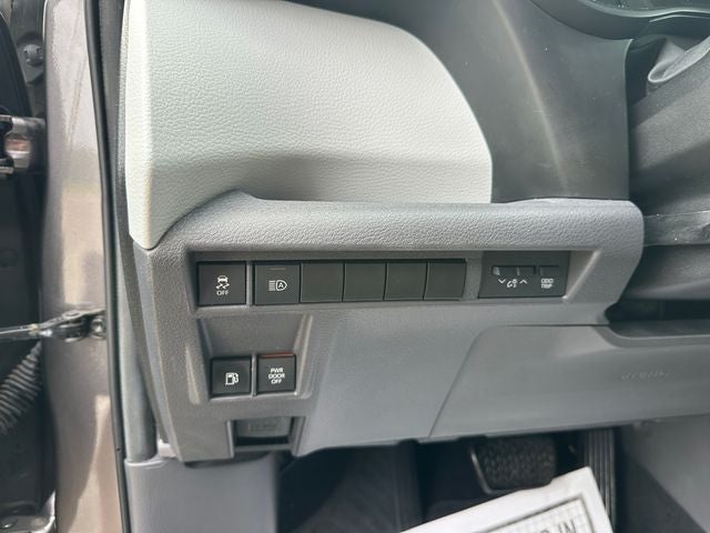 2021 Toyota Sienna LE 8 Passenger