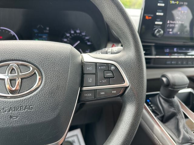 2021 Toyota Sienna LE 8 Passenger