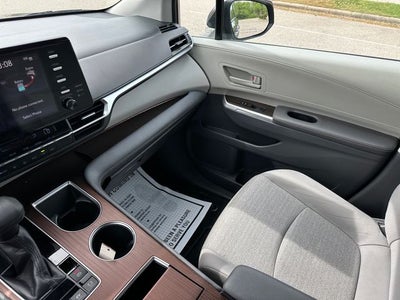 2021 Toyota Sienna LE 8 Passenger