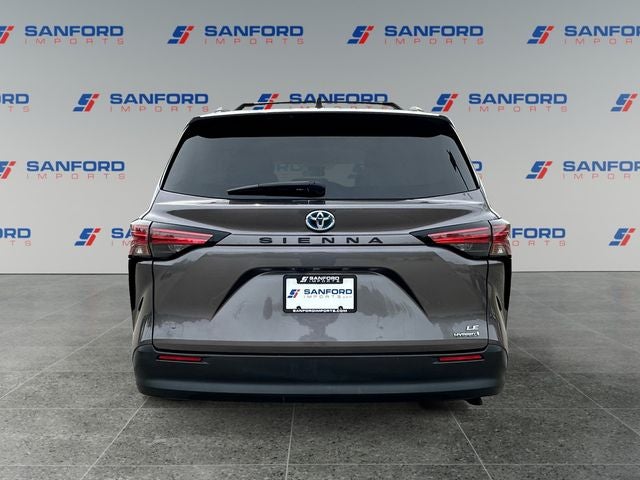 2021 Toyota Sienna LE 8 Passenger