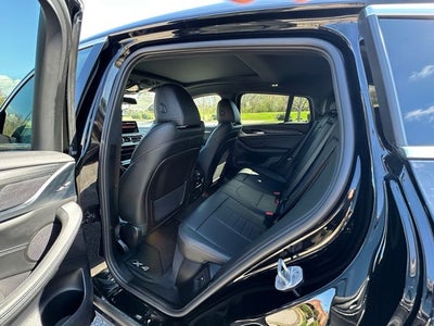 2023 BMW X4 xDrive30i