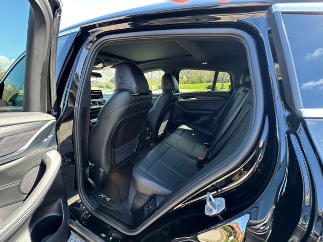 2023 BMW X4 xDrive30i