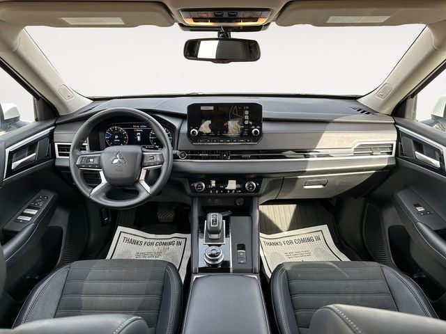 2023 Mitsubishi Outlander SE